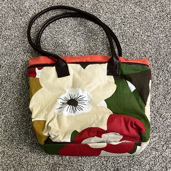 Knitpickers Knitting Bag and Yarn Holders - Picture 3 of 6